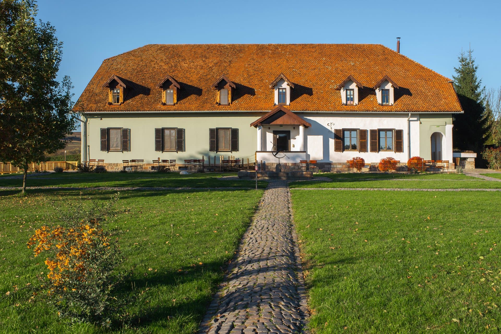 Bethlen Castle in autumn