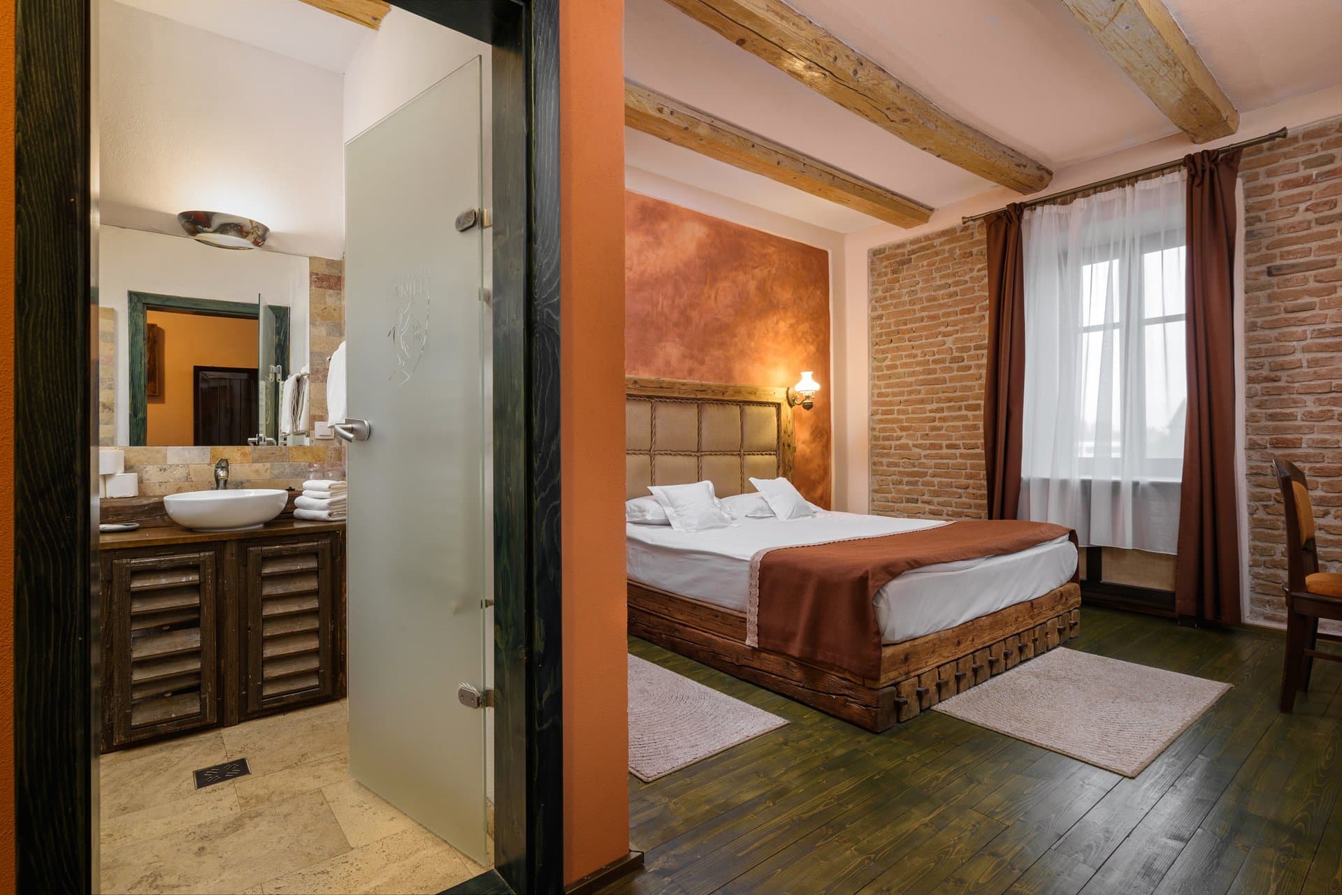 Miller's Room - gallery 1