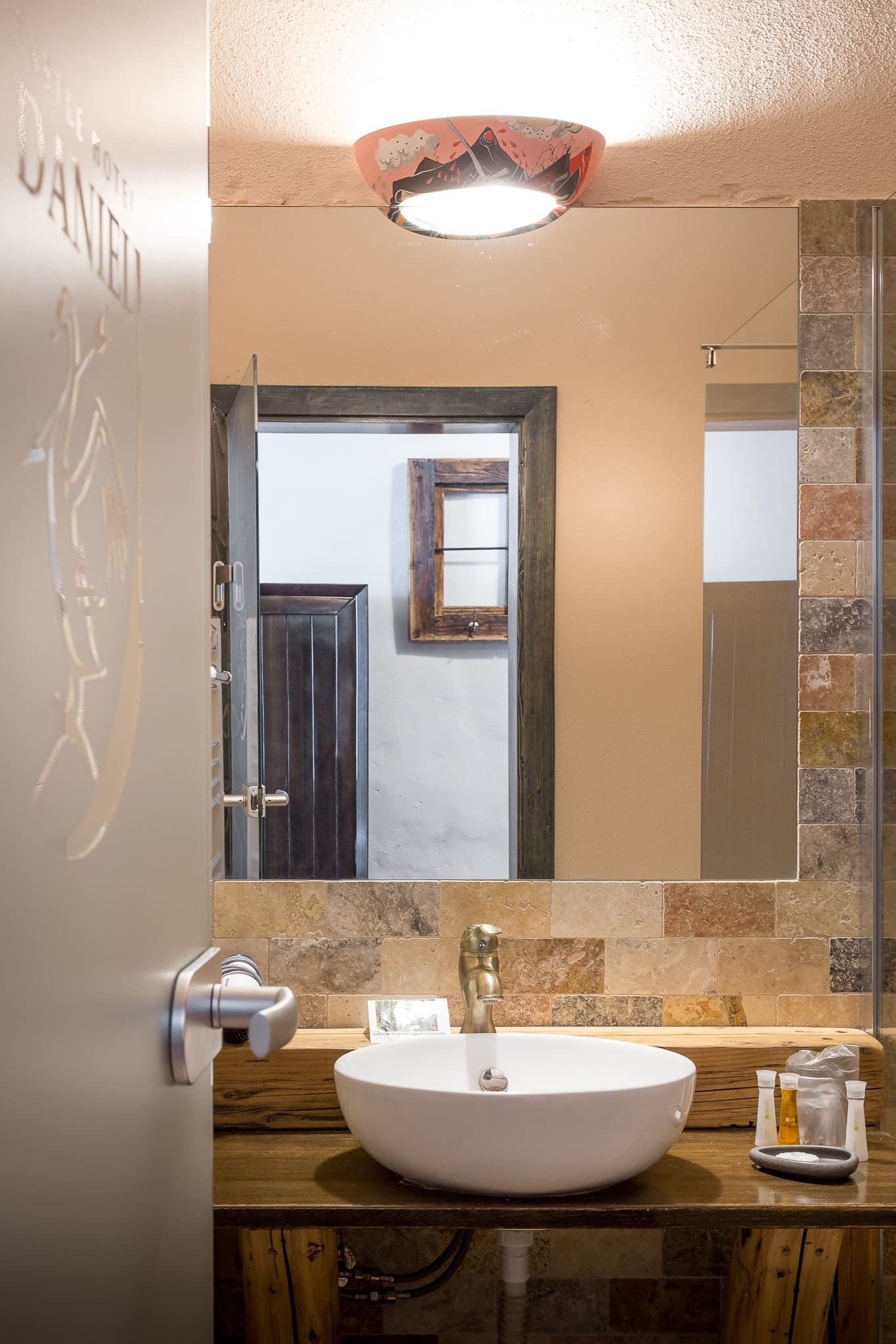 Stonecarver's Room - bathroom