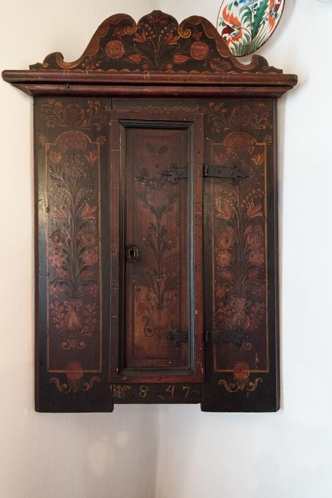 Szekler painted cabinet